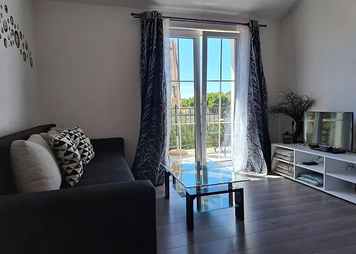 Oaza Mira Apartamento Tribalj