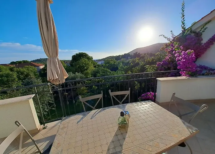 Oaza Mira דירה Tribalj